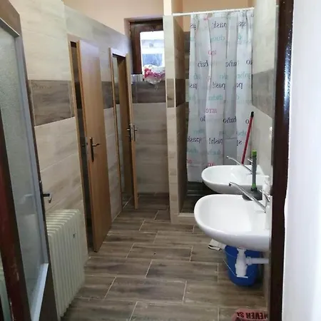 Batkova Horaren Pod Vodopadmi